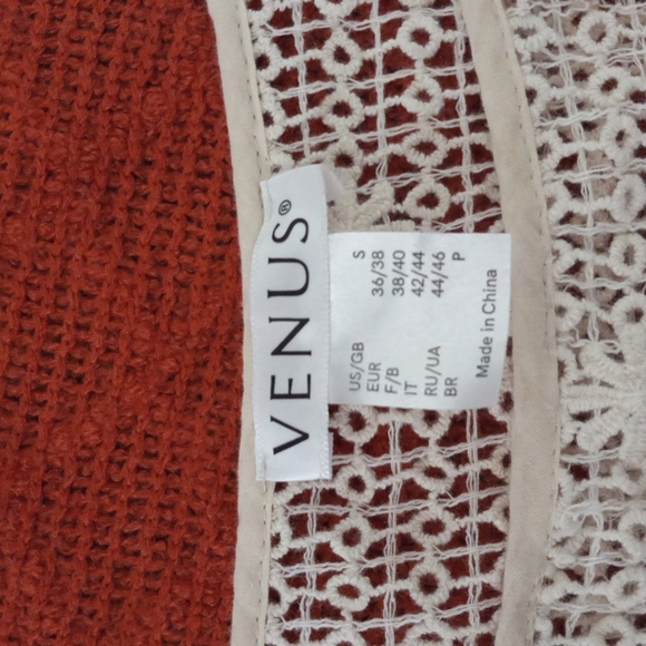 Venus Cold Shoulder Flowy Boho Top, Large - Picture 2 of 4